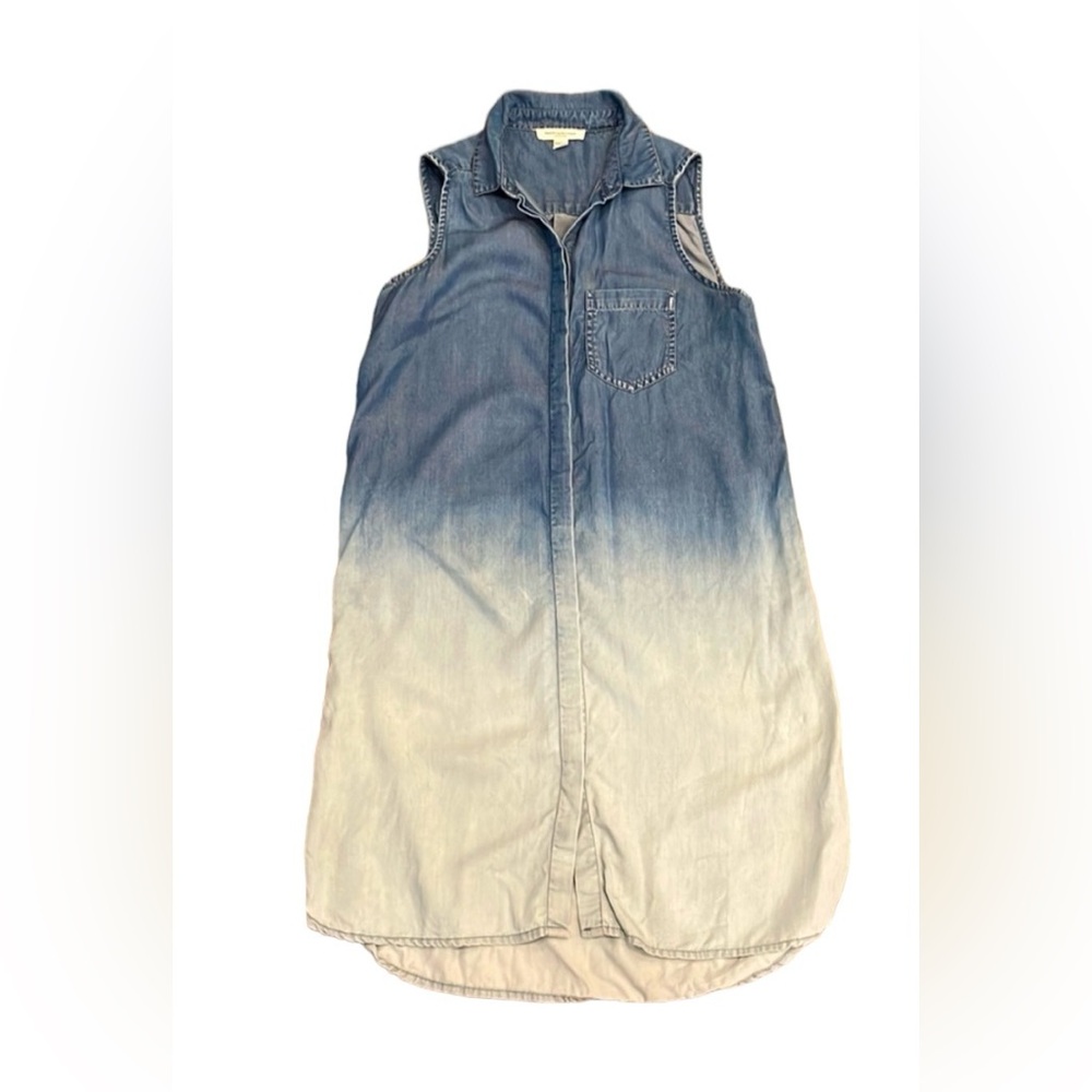 Cute denim dress. Great condition
